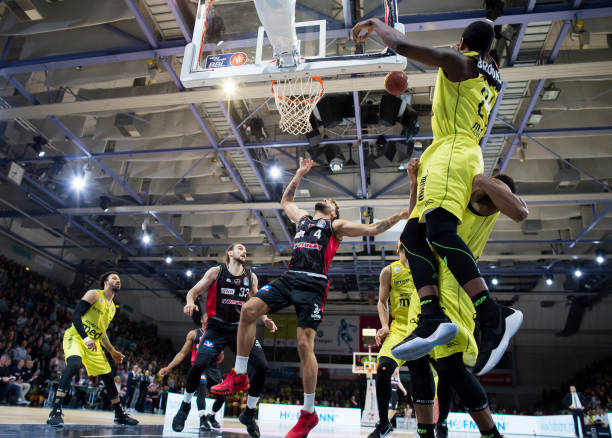 本文围绕 本文围绕