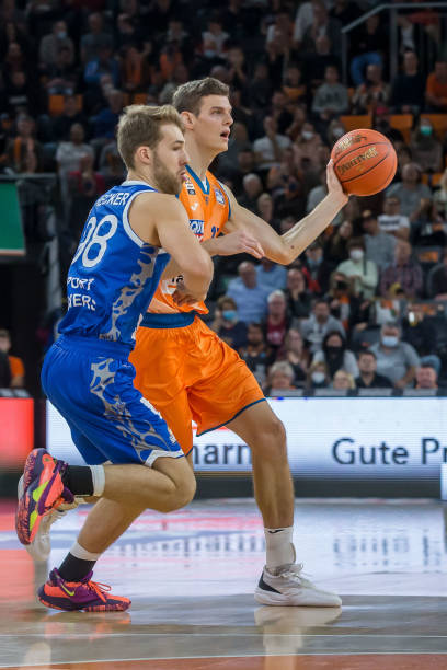 防守密集型 防守密集型